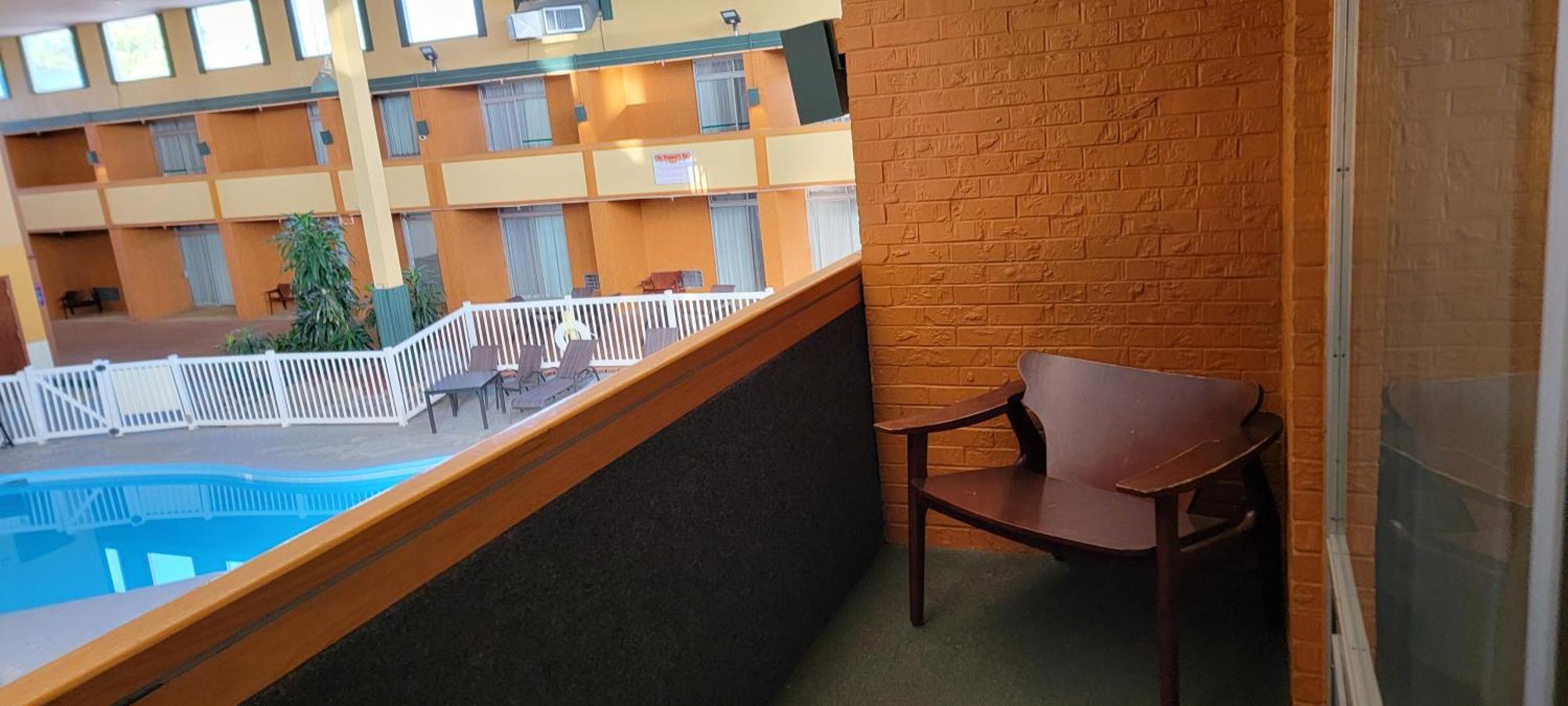 Clarion Inn & Suites And Convention Center カーニー エクステリア 写真