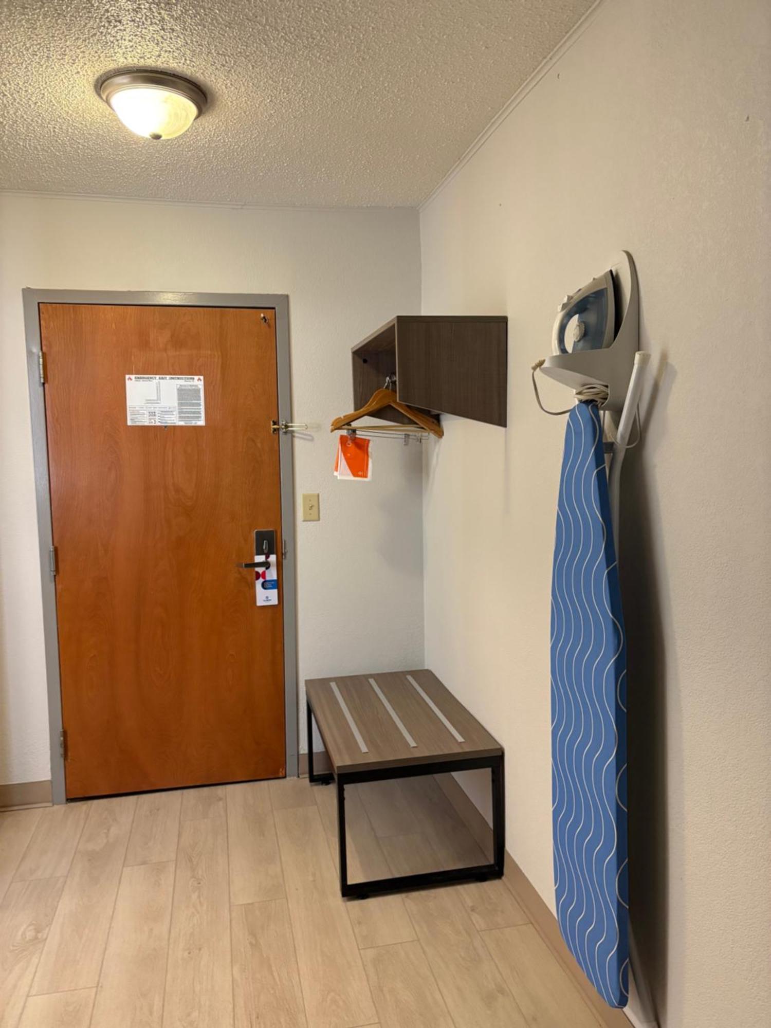 Clarion Inn & Suites And Convention Center カーニー 部屋 写真