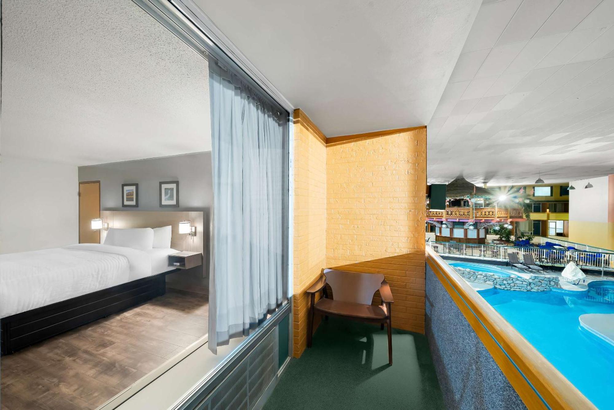 Clarion Inn & Suites And Convention Center カーニー エクステリア 写真